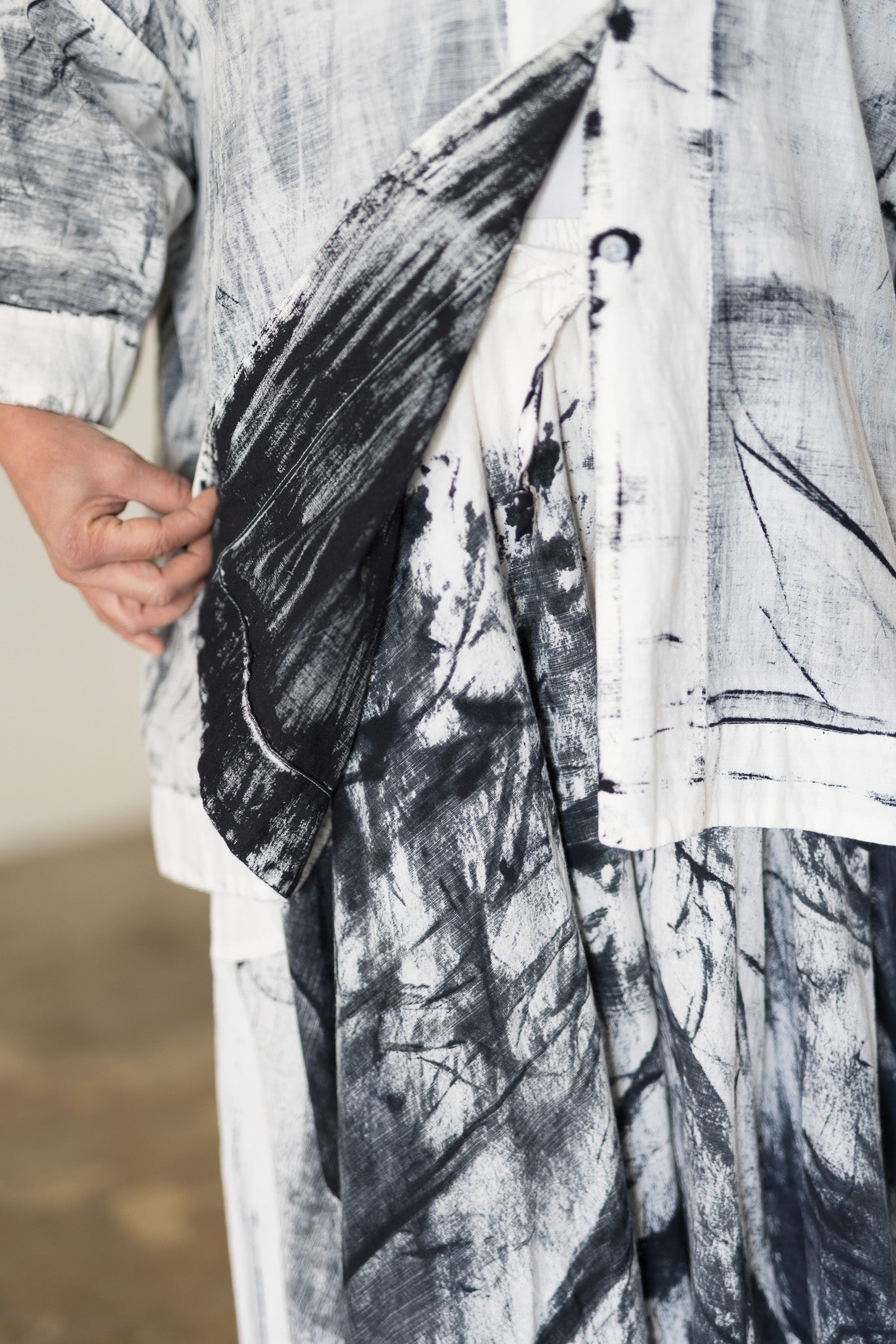 Bloom blouse / Black dyed