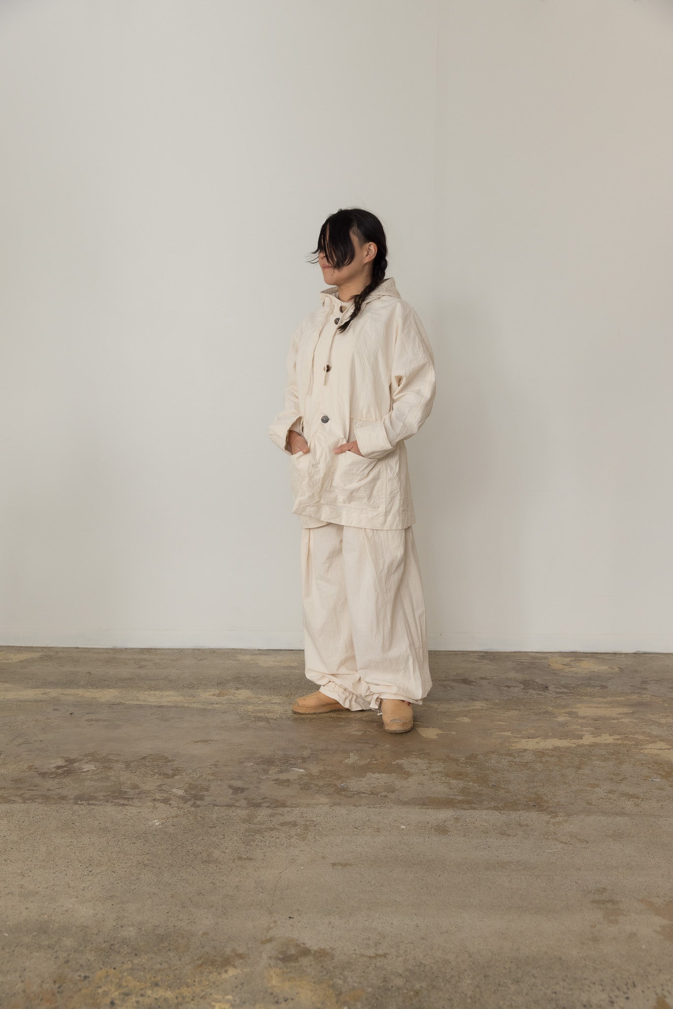 One tack wide pants / Ecru