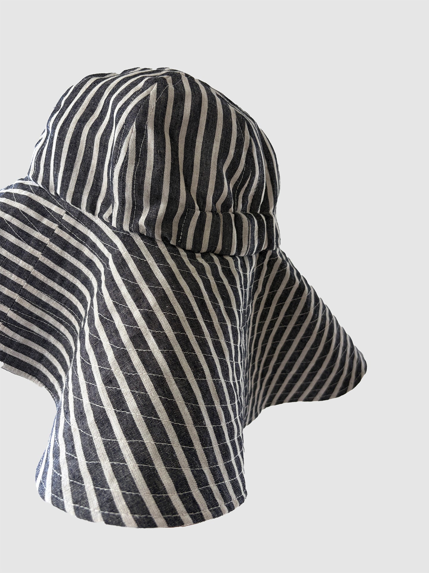 Big calla hat / Black stripe