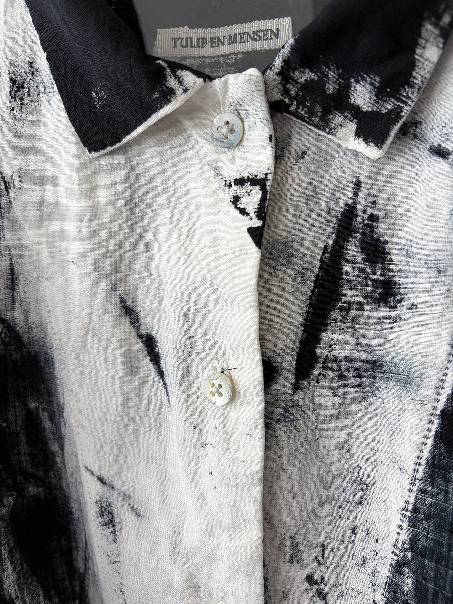 Bloom shirt / Black dyed (hand brush)