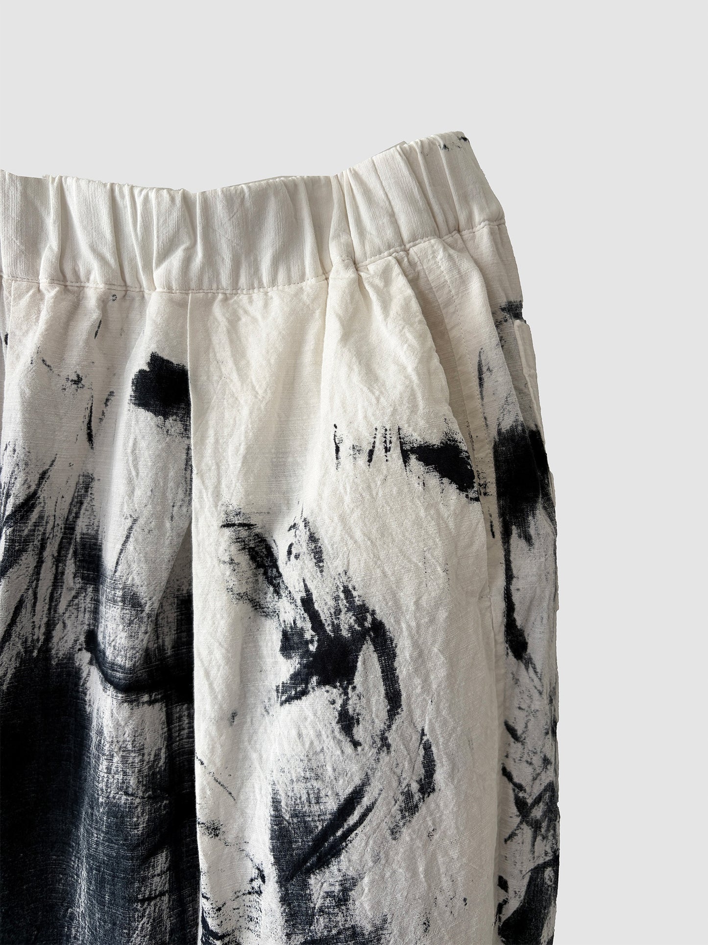 One tack easy pants / Black dyed (hand brush)