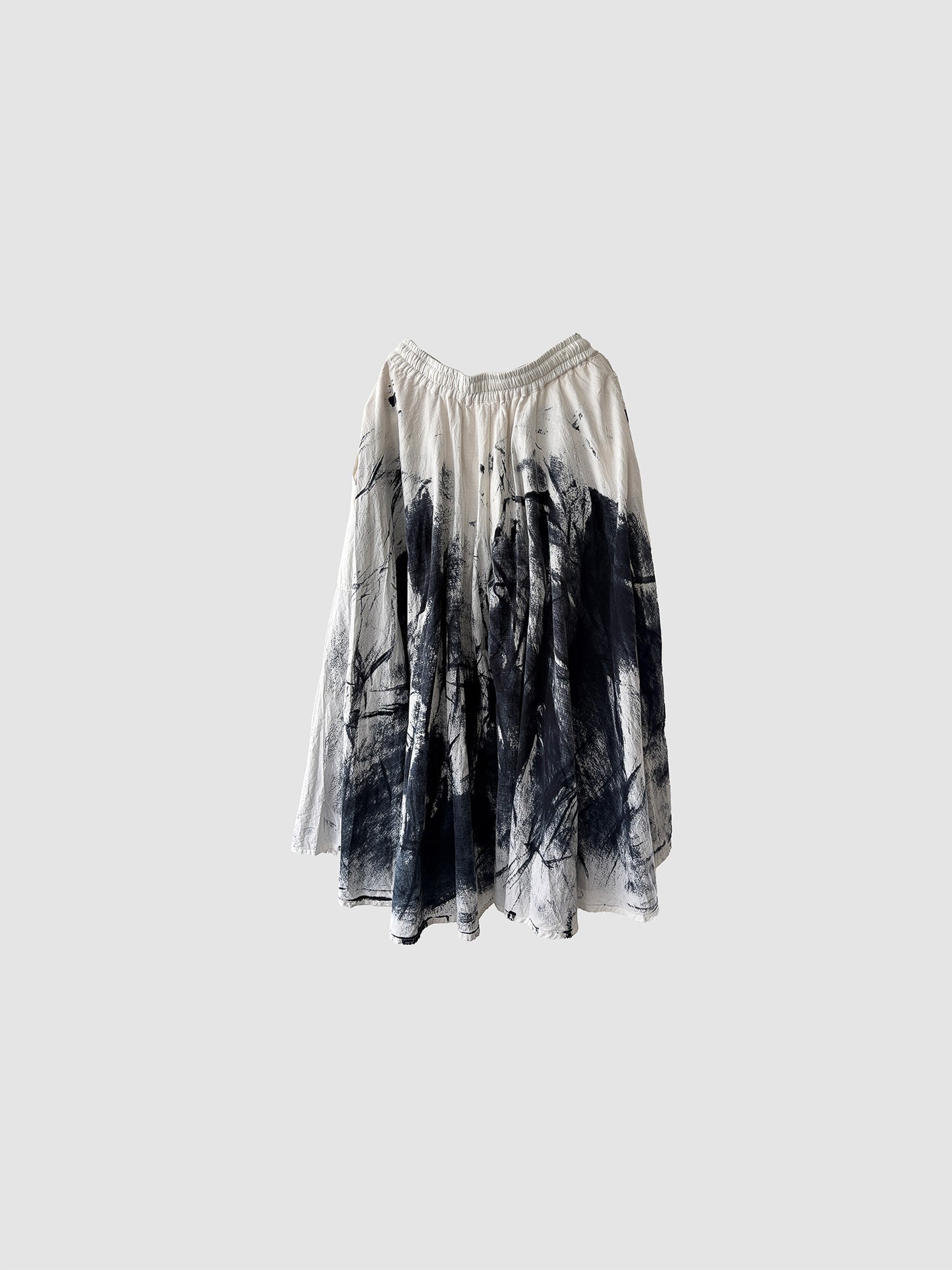 Circle pants / Black dyed (hand brush)
