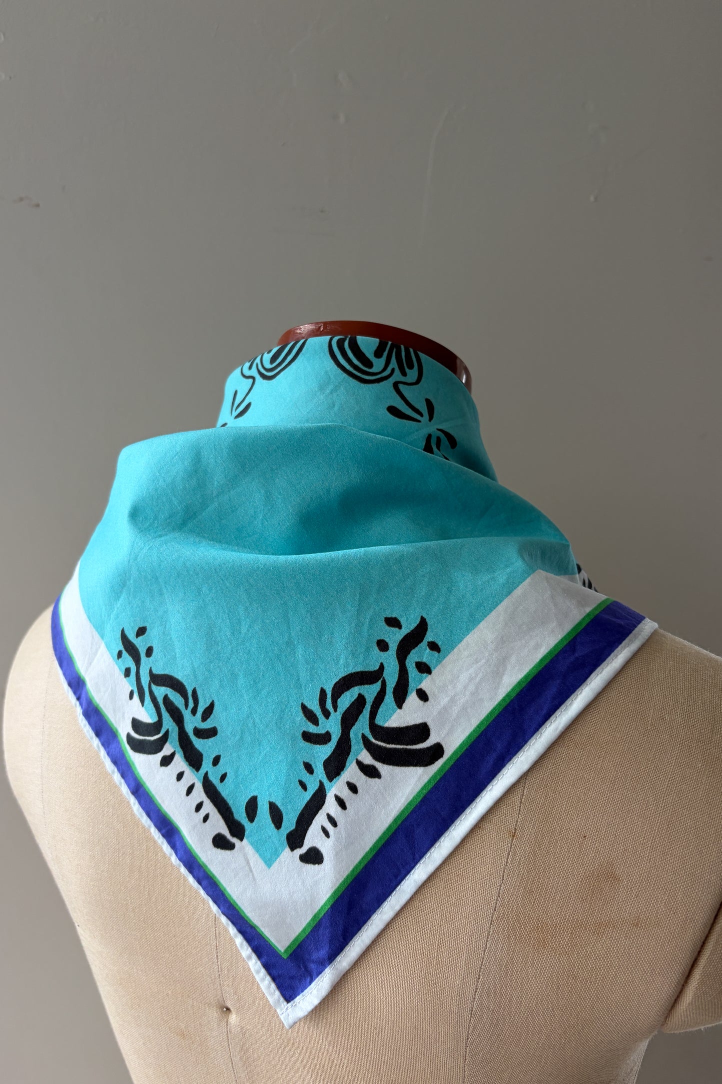 Block print fabric / Green-dyed (hand-brushed)