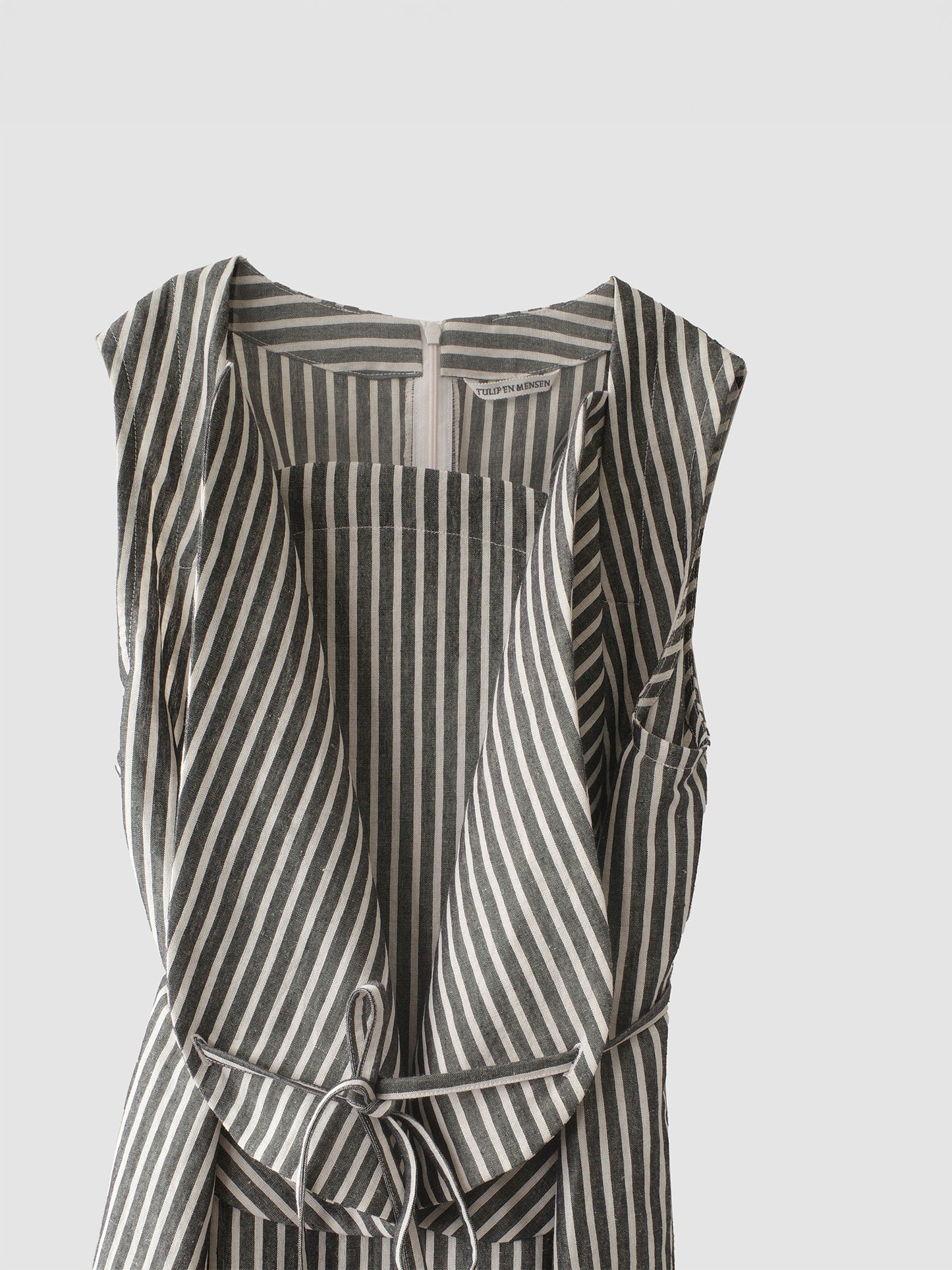 Tulip dress / Black stripe
