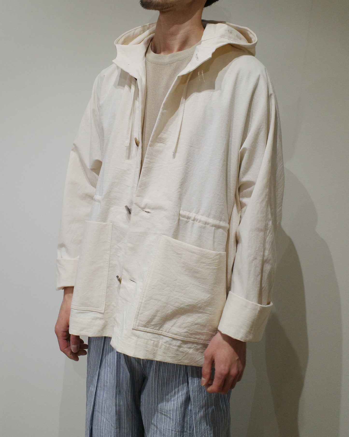 Curvy hood jacket / Ecru